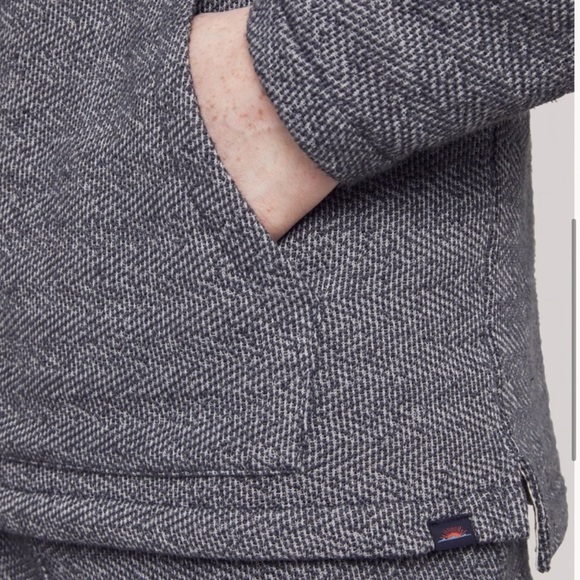 Faherty Whitewater Poncho in Granite size XS - Picture 6 of 12